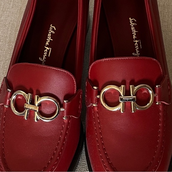Salvatore Ferragamo Rolo Block-Heel Leather Loafers. New in Box. Size 6D. - Picture 6 of 16